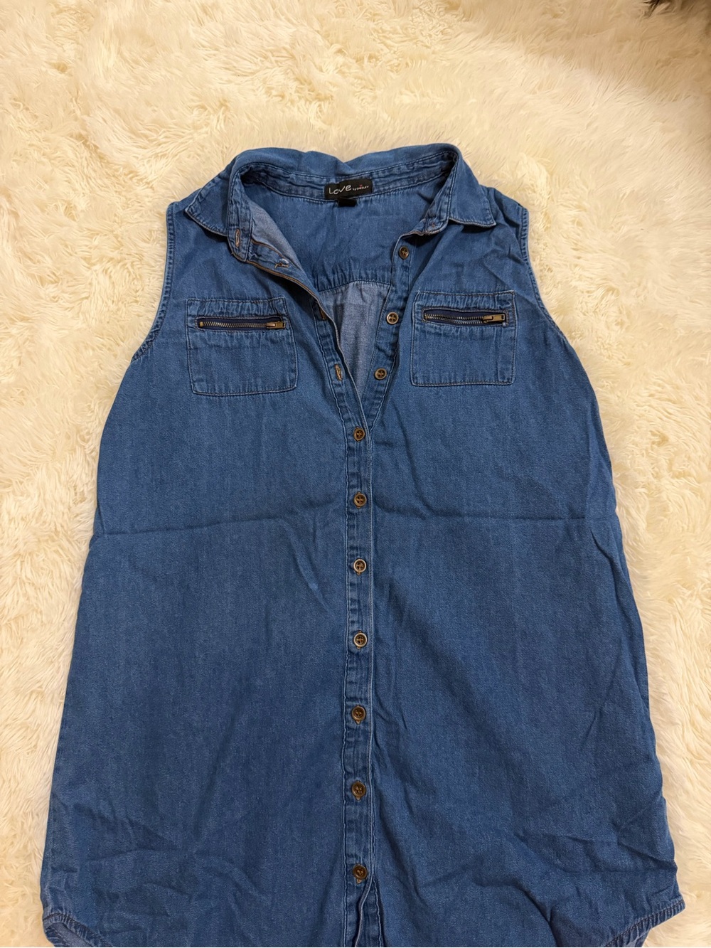 Chesley Sleeveless Denim Button-Down Shirt - Blue